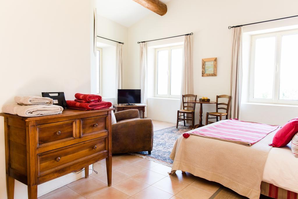 Le Mas Del Sol Bed and Breakfast Bonnieux Zewnętrze zdjęcie